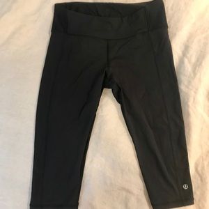Lululemon above the knee crops
